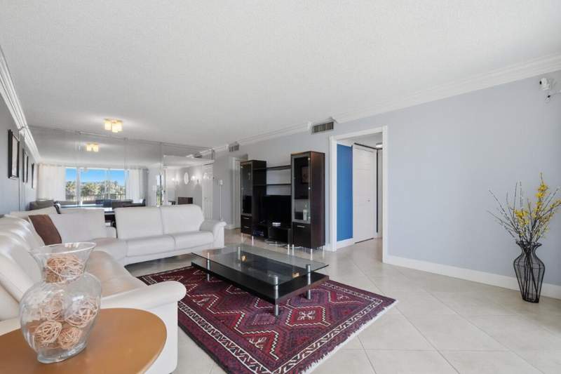 2 bedroom Condominium at 3001 S Palm Aire Drive #206, No 4 Palm-Aire Country Club, Pompano Beach — photo 5