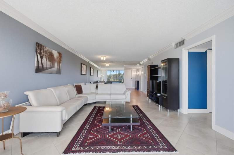 2 bedroom Condominium at 3001 S Palm Aire Drive #206, No 4 Palm-Aire Country Club, Pompano Beach — photo 2