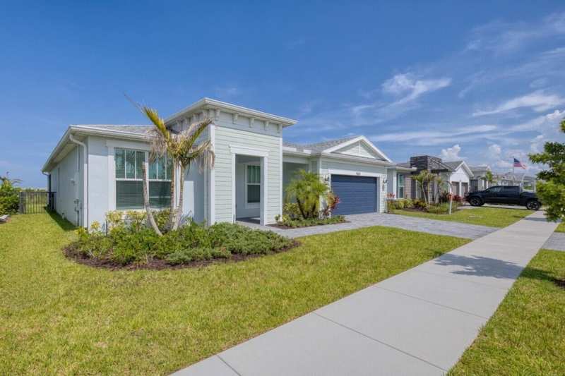 4 bedroom Single Family Residence at 13621 SW Bally Drive, Southern Grove Parcel 28 Replat, Port St. Lucie — photo 1