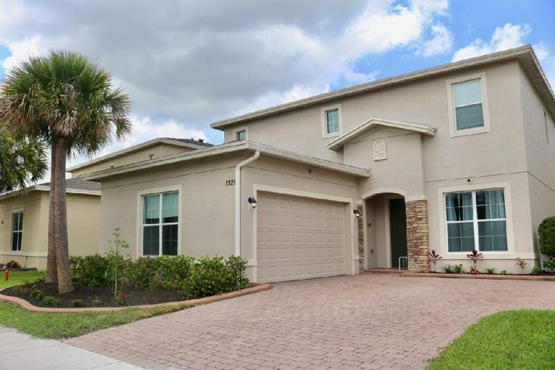4 bedroom Single Family Residence at 1327 NW Leonardo Circle, Vizcaya Falls Plat 1, Port St. Lucie — photo 4