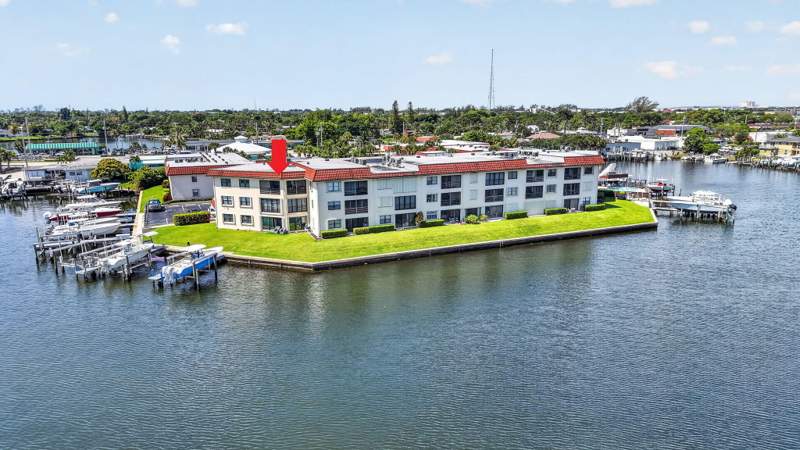 2 bedroom Condominium at 313 Lake Circle #316, NORTHLAKE CONDO, North Palm Beach — photo 1