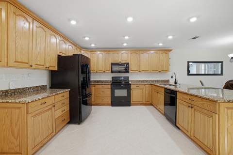 6024 Glendale Drive, Boca Raton FL - photo 9 of 36