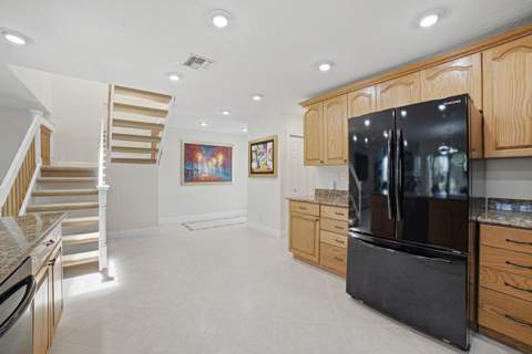 6024 Glendale Drive, Boca Raton FL - photo 10 of 36