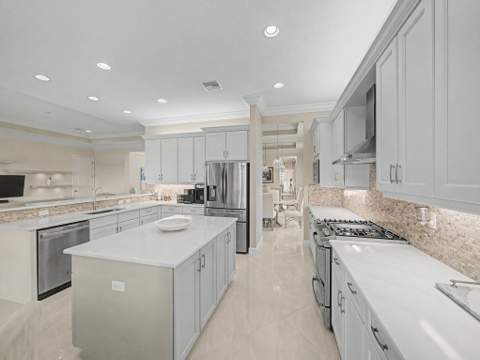 11698 SW Coronado Springs Drive, Port St. Lucie FL - photo 15 of 53