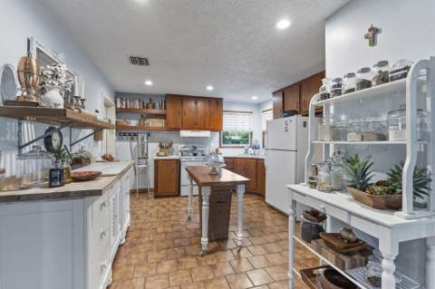 3603 Kirby Loop Road, Fort Pierce FL - photo 13 of 61