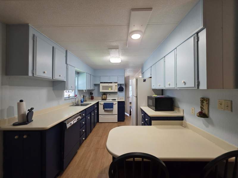 2 bedroom Manufactured Home at 37 Los Lagos Road, Spanish Lakes Riverfront, Port St. Lucie — photo 3