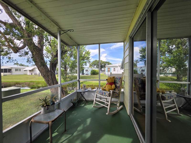 2 bedroom Manufactured Home at 37 Los Lagos Road, Spanish Lakes Riverfront, Port St. Lucie — photo 2