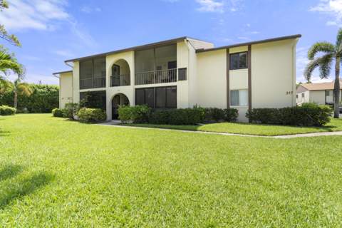317 Knotty Pine Circle #D-2, Greenacres FL - photo 14 of 18