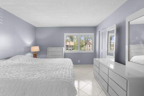 317 Knotty Pine Circle #D-2, Greenacres FL - photo 8 of 18