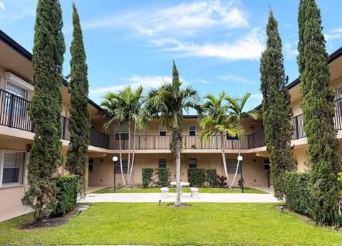 205 NE 3rd Street #104, Boynton Beach FL - photo 10 of 11