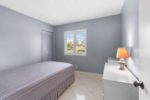 317 Knotty Pine Circle #D-2, Greenacres FL - photo 10 of 18