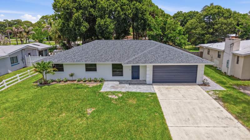 3 bedroom Single Family Residence at 1124 Club Drive, Country Club Estates Subdivision, Fort Pierce — photo 5