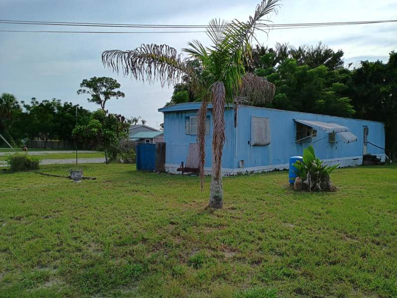 2 bedroom Mobile Home at 1512 NE Dove Avenue, NORTHWOOD SUBDIVISION, Stuart — photo 4