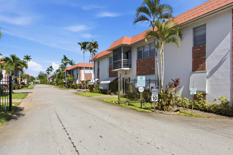 2 bedroom Condominium at 3550 NW 8th Avenue #812, Everett Arms No 8 Condo, Pompano Beach — photo 5