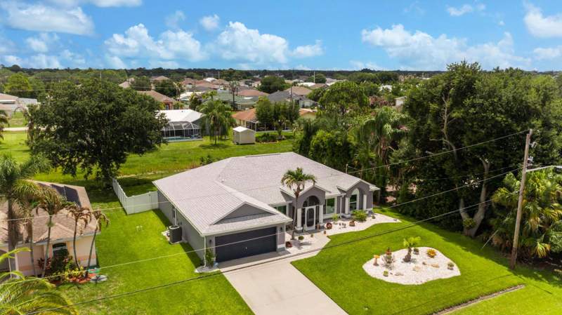 3 bedroom Single Family Residence at 4025 SW Kadlic Street, Port St Lucie Section 21, Port St. Lucie — photo 2