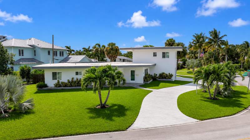 4 bedroom Single Family Residence at 2812 NE 27th Street, Lighthouse Point First Sec, Lighthouse Point — photo 3