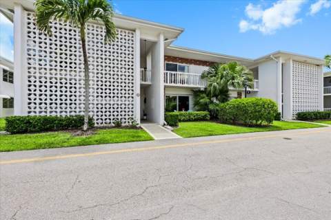 4501 S Ocean Boulevard #F2, South Palm Beach FL - photo 12 of 35