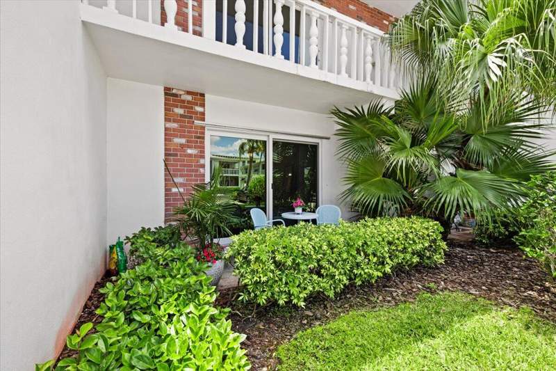 1 bedroom Condominium at 4501 S Ocean Boulevard #F2, South Palm Beach Villas Condo, South Palm Beach — photo 2