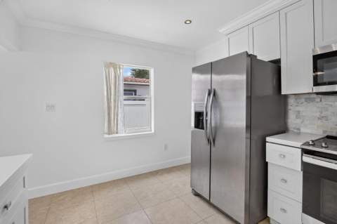 2427 Harding Street, Hollywood FL - photo 16 of 38