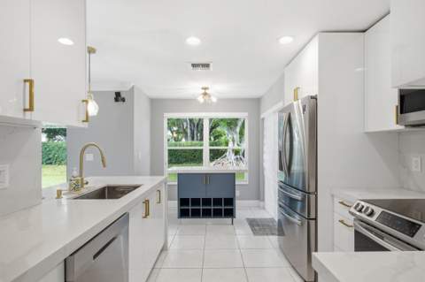 18241 NW 8th Street, Pembroke Pines FL - photo 23 of 55