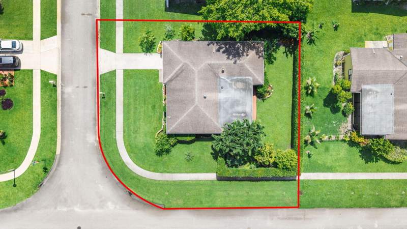 2 bedroom Single Family Residence at 6396 Whispering Wind Way, Coco Wood Lakes Sec 1, Delray Beach — photo 4
