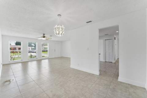 6396 Whispering Wind Way, Delray Beach FL - photo 9 of 33