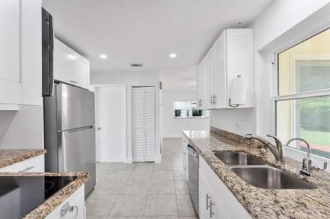 6396 Whispering Wind Way, Delray Beach FL - photo 13 of 33