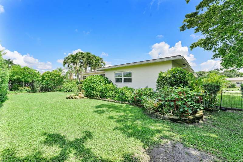 2 bedroom Single Family Residence at 6396 Whispering Wind Way, Coco Wood Lakes Sec 1, Delray Beach — photo 3