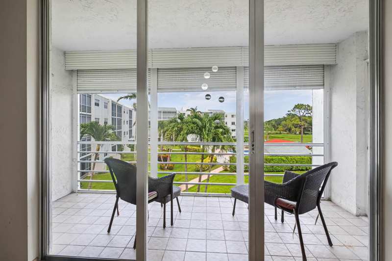2 bedroom Condominium at 6850 10th Avenue #313, Carlisle At Poinciana Condo, Greenacres — photo 1