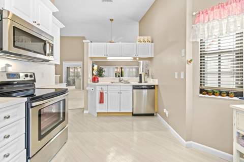 7681 Lexington Club Boulevard #D, Delray Beach FL - photo 10 of 43