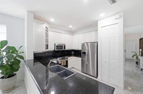 732 Belle Grove Lane, West Palm Beach FL - photo 11 of 48