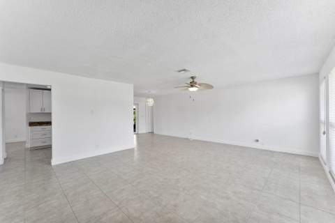 6396 Whispering Wind Way, Delray Beach FL - photo 8 of 33