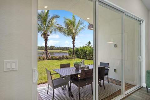 10064 NW Field Flower Trail, Port St. Lucie FL - photo 24 of 39