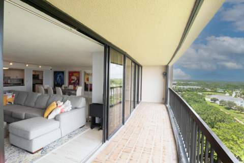 2450 Presidential Way #1405, West Palm Beach FL - photo 10 of 43