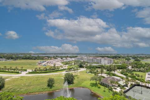 2450 Presidential Way #1405, West Palm Beach FL - photo 11 of 43