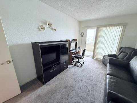 4065 Harwood, Deerfield Beach FL - photo 11 of 45