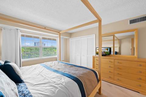 3510 Oaks Way #406, Pompano Beach FL - photo 16 of 34