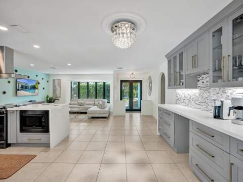 5251 NE 26th Avenue, Fort Lauderdale FL - photo 9 of 85
