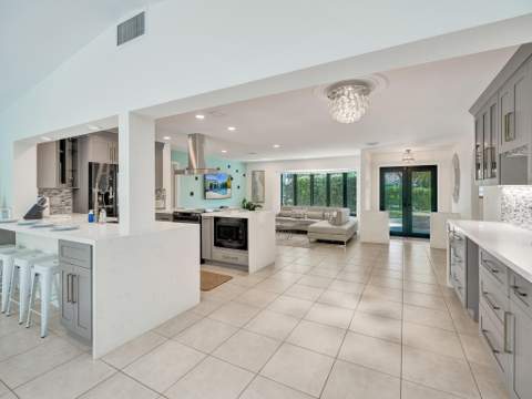 5251 NE 26th Avenue, Fort Lauderdale FL - photo 12 of 85