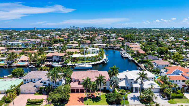 5 bedroom Single Family Residence at 2320 NE 34th Court, Lighthouse Point 6th Sec, Lighthouse Point — photo 4