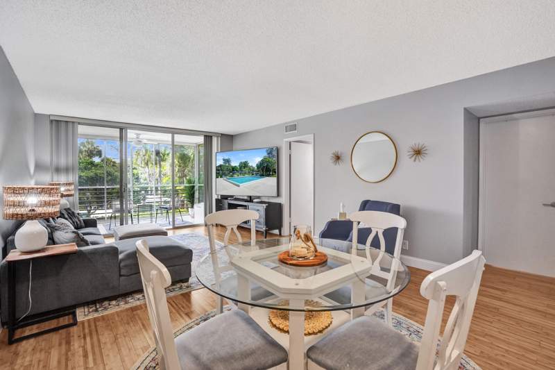 2 bedroom Condominium at 4200 Oaks Terrace #203, No 14 Palm-Aire Country Club, Pompano Beach — photo 4