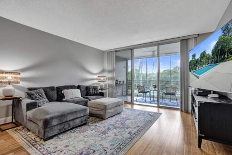 4200 Oaks Terrace #203, Pompano Beach FL - photo 6 of 43
