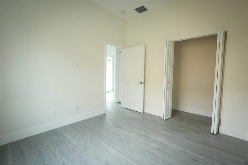 4 bedroom Single Family Residence at 732 19th Street, Washington Heights, West Palm Beach — photo 3