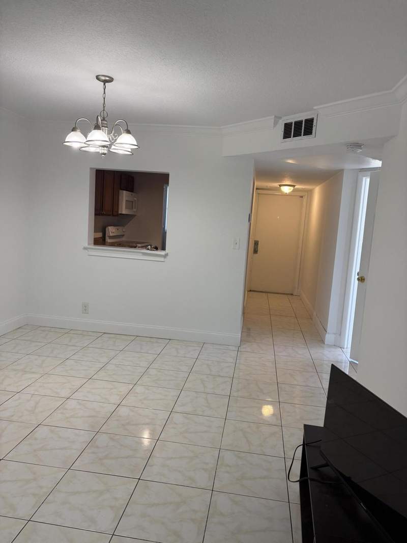 2 bedroom Condominium at 8000 Colony Circle #201, Versailles Gardens Condo, Tamarac — photo 5