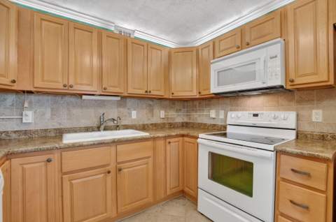 2049 Ventnor O Crescent #2049, Deerfield Beach FL - photo 8 of 42