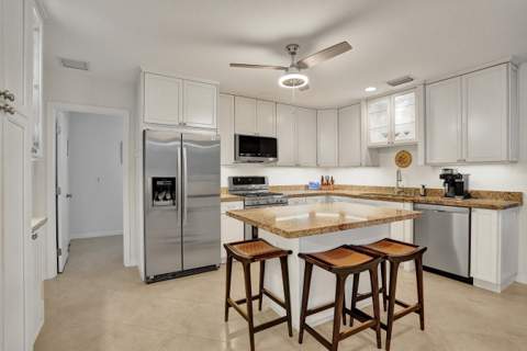 240 SE 3rd Court, Pompano Beach FL - photo 8 of 34