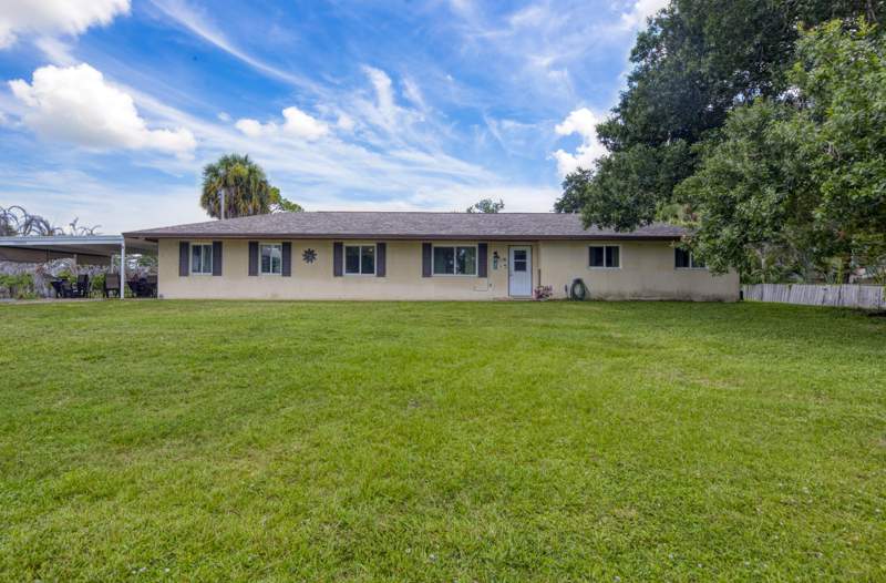 3 bedroom Single Family Residence at 9302 Orange Avenue, Metes And Bounds, Fort Pierce — photo 5
