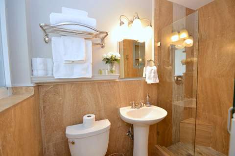 2060 Coco Palm Place, Lauderdale-By-The-Sea FL - photo 19 of 35