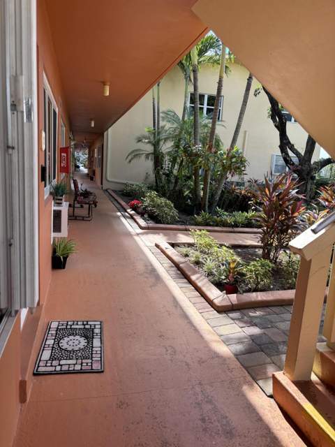 204 Salisbury I #204, West Palm Beach FL - photo 22 of 24