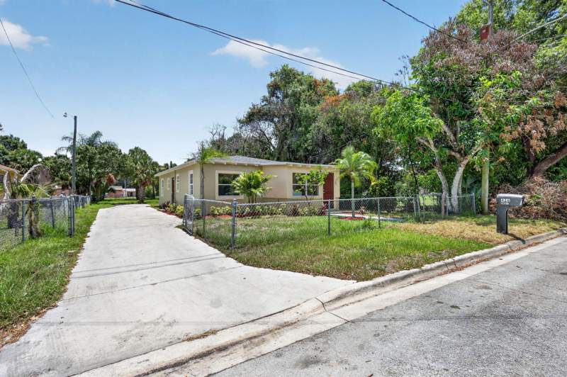 3 bedroom Single Family Residence at 426 N 19th Street, Alamanda Vista Revised Plat, Fort Pierce — photo 2